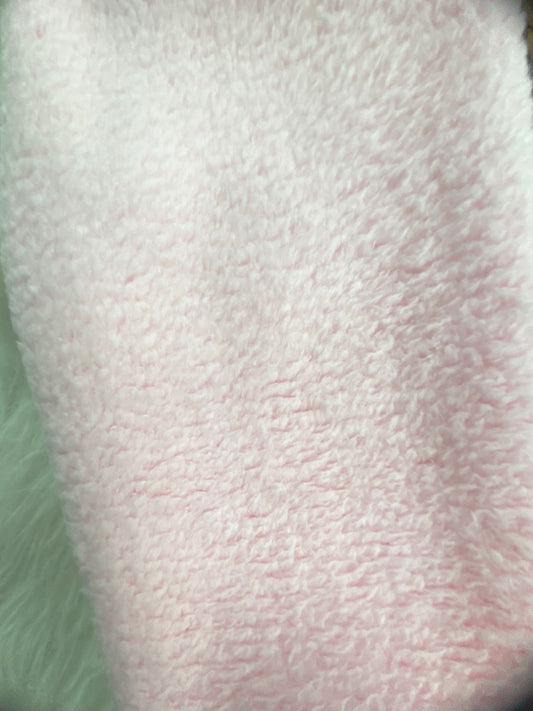 بيجامه فرو اولادي وبناتي مبطنه من الداخل خامه مريحه رسمة ارنبين 😍😍