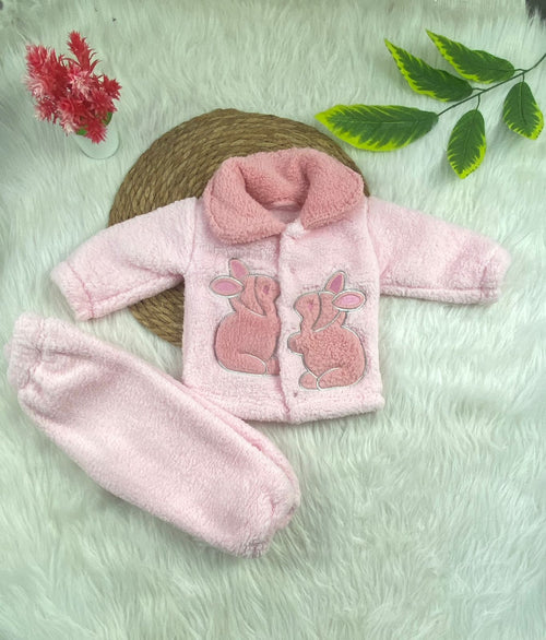 بيجامه فرو اولادي وبناتي مبطنه من الداخل خامه مريحه رسمة ارنبين 😍😍