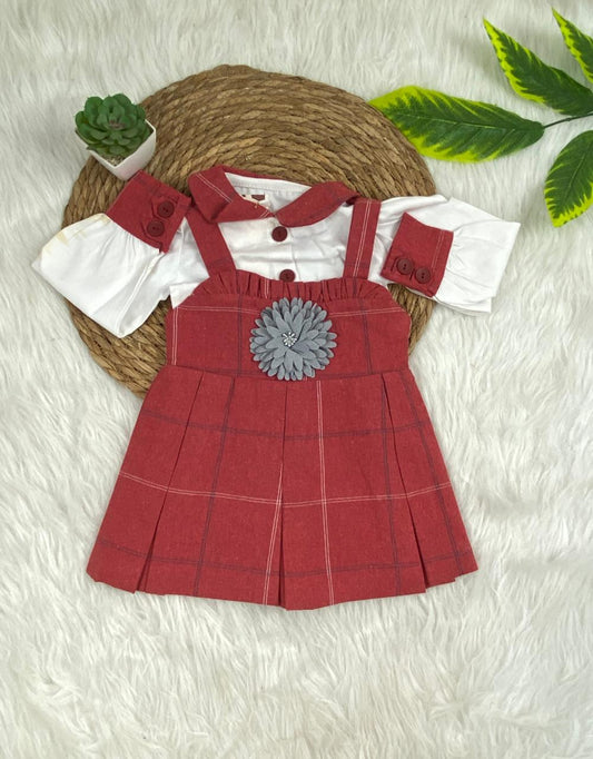 طقم بناتي سالوبيت قطيفه وقميص كتان خامه مريحه مكون من قطعتين رسمة وردة❤️❤️