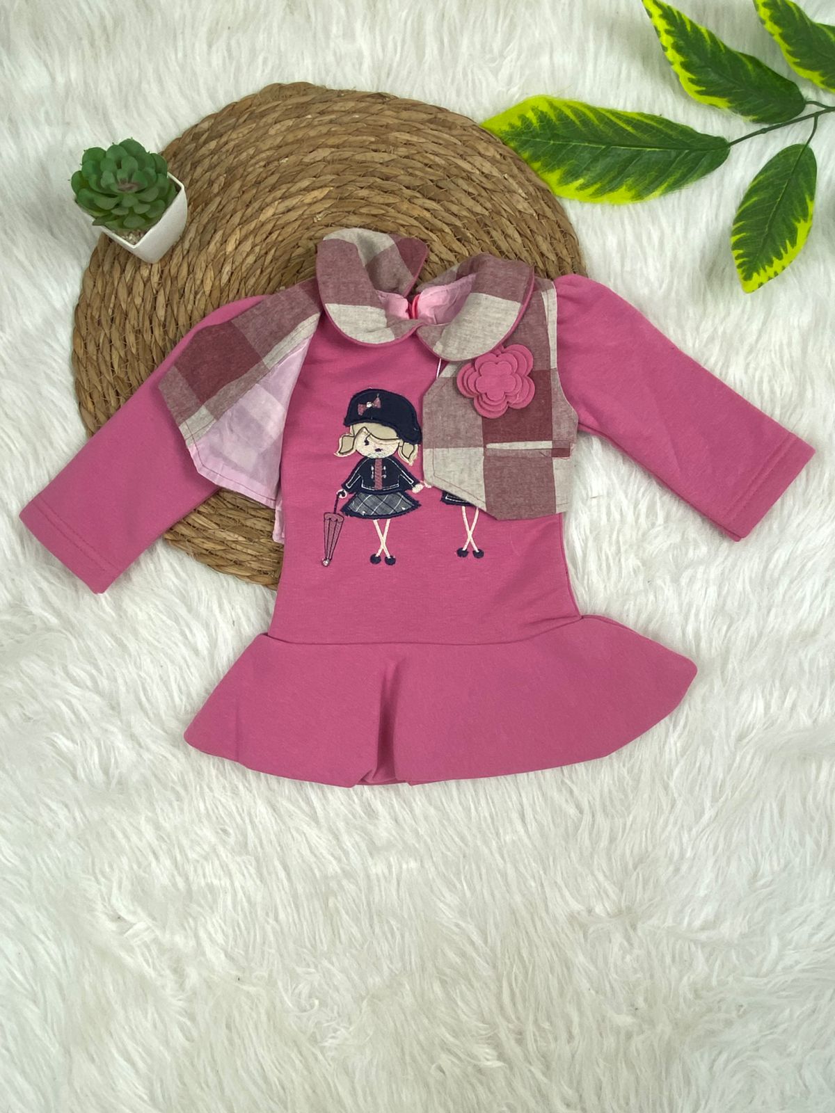 فستان بناتي  قطن وجاكت  خامه مريحه مكون من قطعتين رسمة وردة❤️❤️