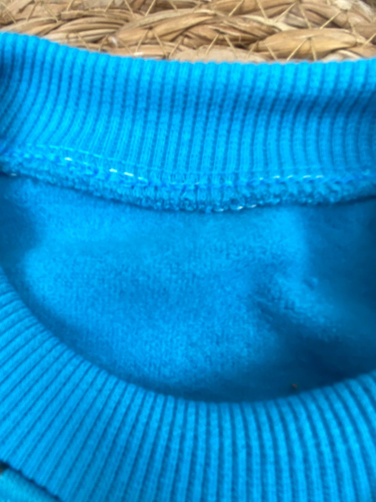 طقم اولادي  شتوي خامه ميلتون مكون من قطعتين مبطن من الداخل رسمة نمر❤️🤍