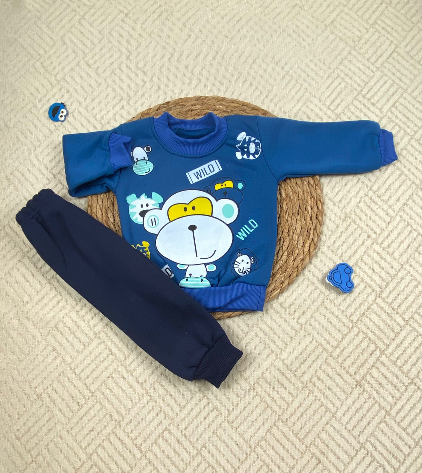 طقم اولادي  شتوي خامه ميلتون مكون من قطعتين مبطن من الداخل wild❤️🤍