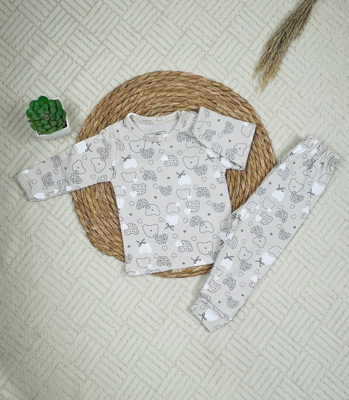 طقم داخلي بكم قطن 100% بناتي مكون من قطعتين  رسمة قلب🤍❤️