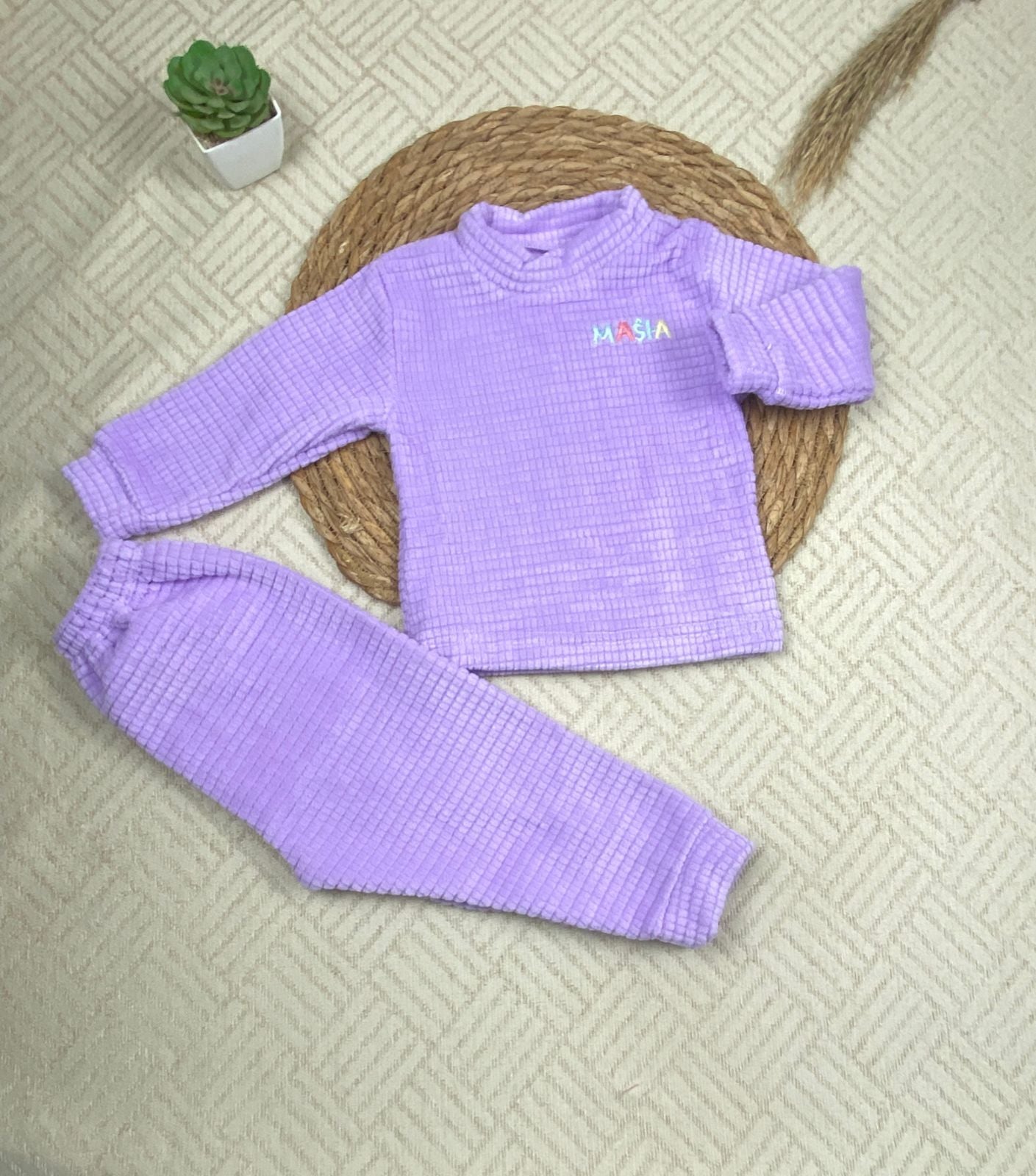 طقم تدفئه بناتي خامه قطيفه ناعمه مبطن من الداخل 3 - 6 شهور 😍💞❤️