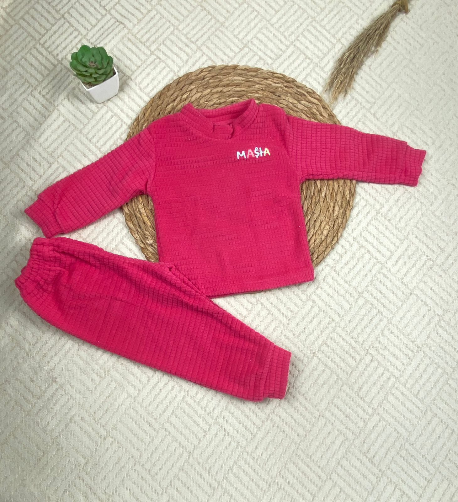 طقم تدفئه بناتي خامه قطيفه ناعمه مبطن من الداخل 3 - 6 شهور 😍💞❤️