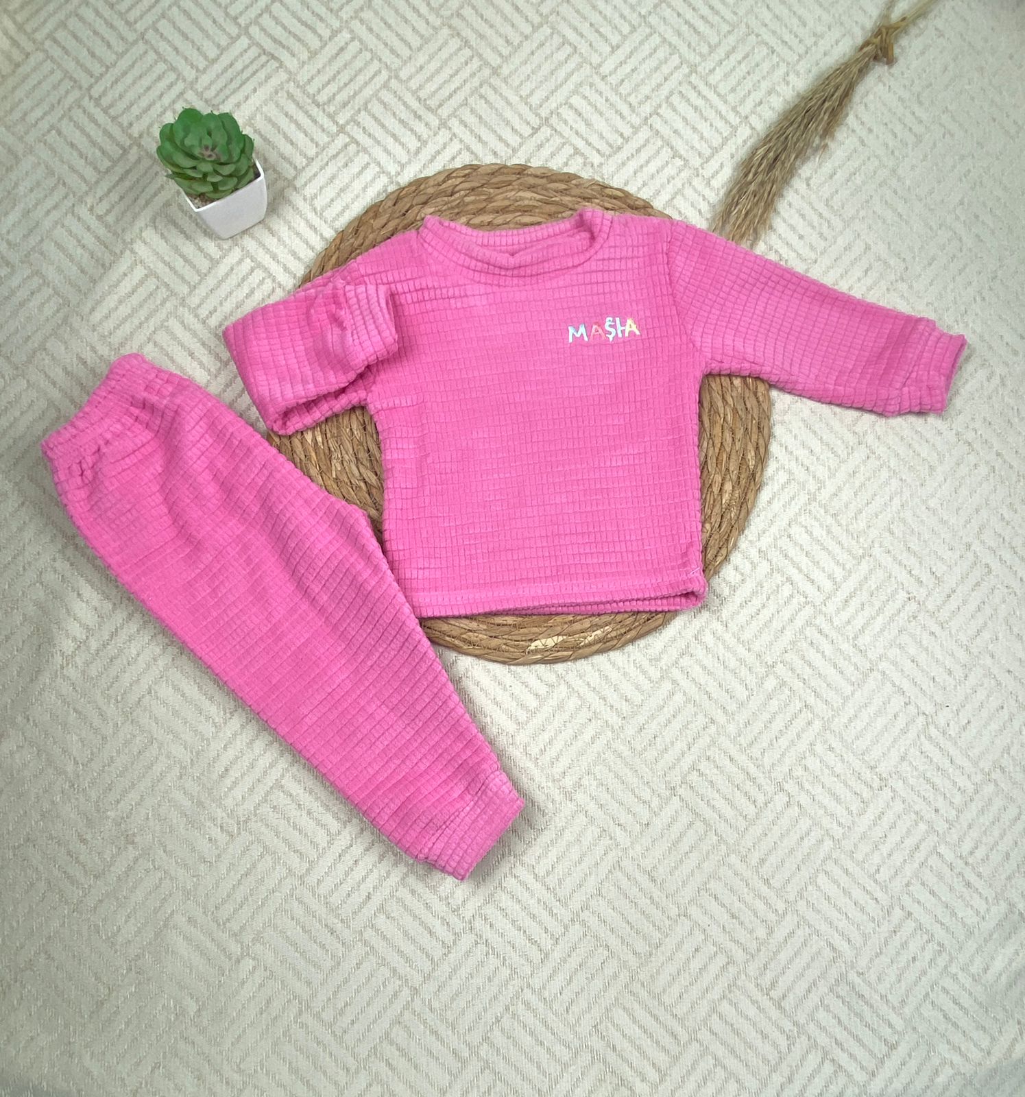 طقم تدفئه بناتي خامه قطيفه ناعمه مبطن من الداخل 6 -12 شهور 😍💞❤️