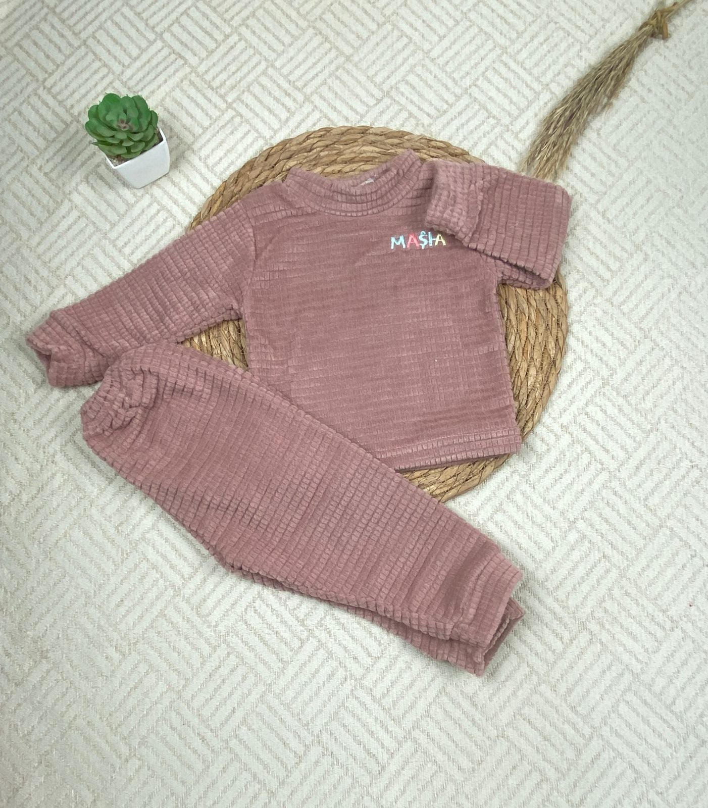 طقم تدفئه بناتي خامه قطيفه ناعمه مبطن من الداخل 3 - 6 شهور 😍💞❤️