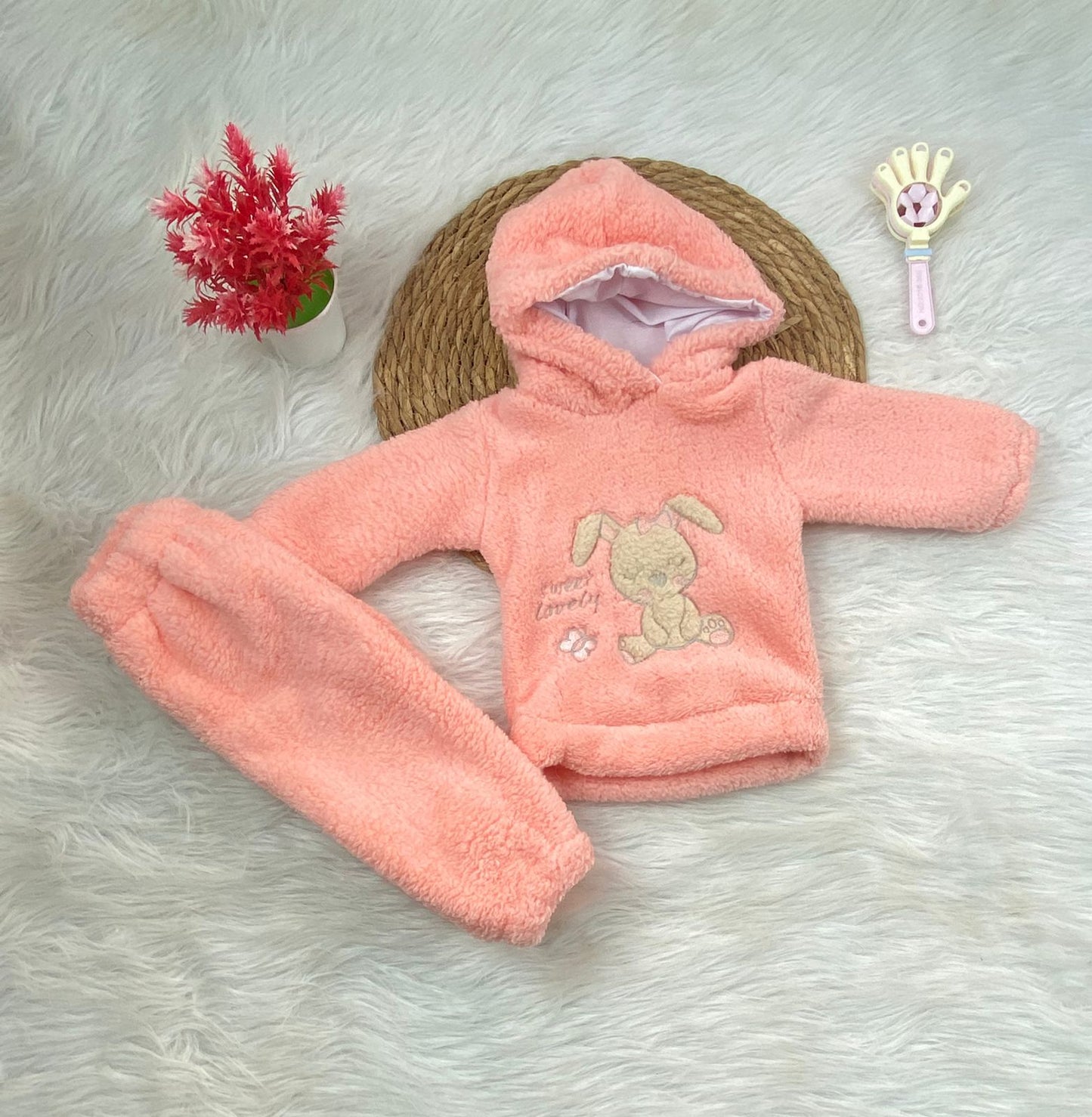 بيجامه فرو بناتي مبطنه من الداخل خامه مريحه رسمة ارنب 😍😍