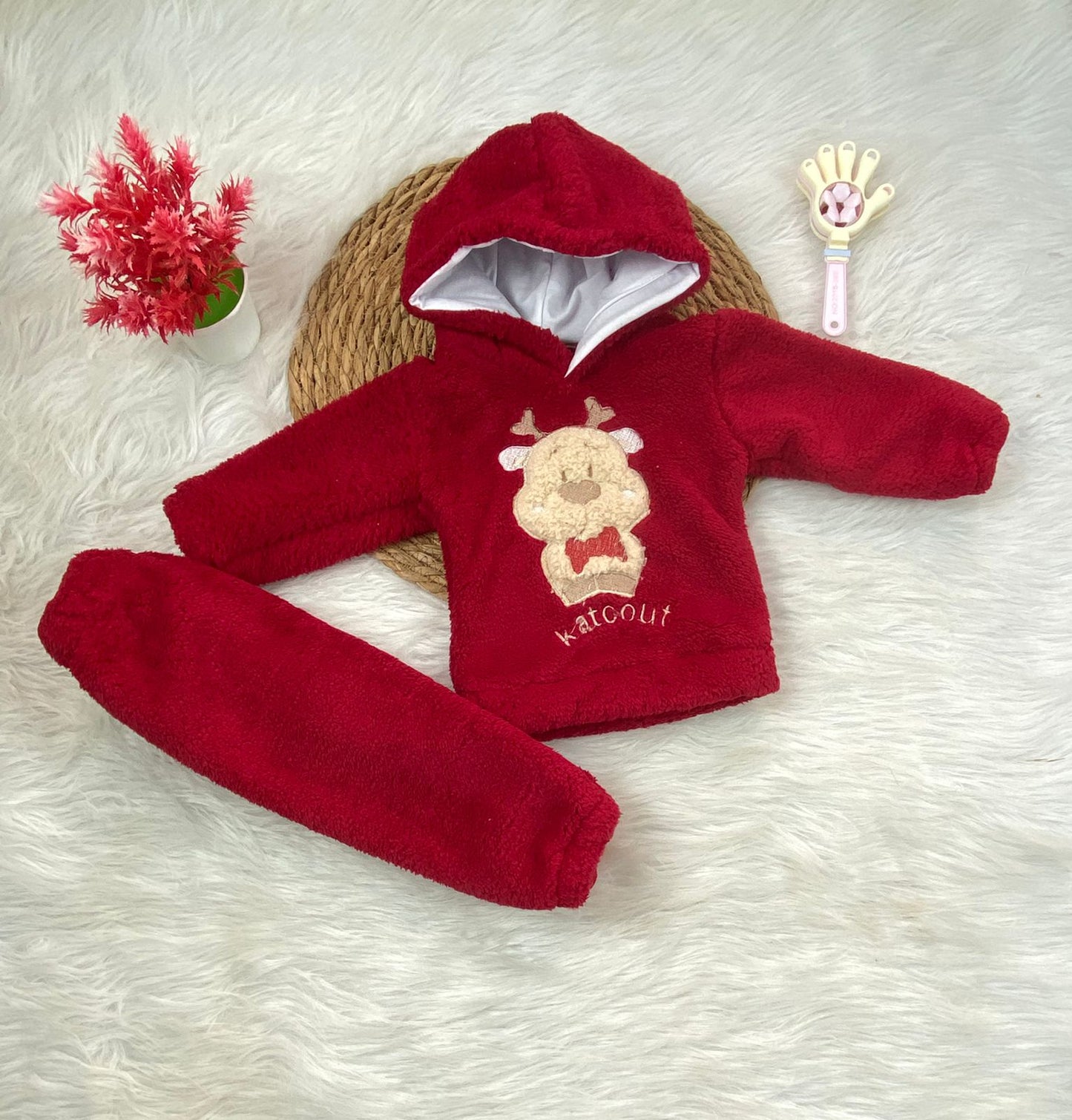 بيجامه فرو اولادي مبطنه من الداخل خامه مريحه رسمة غزاله  😍😍