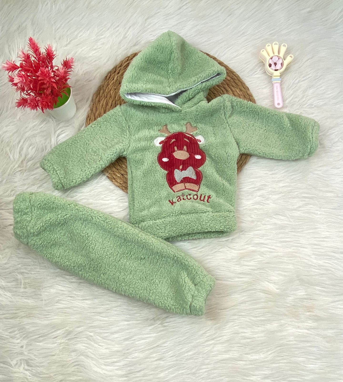 بيجامه فرو اولادي مبطنه من الداخل خامه مريحه رسمة غزاله  😍😍