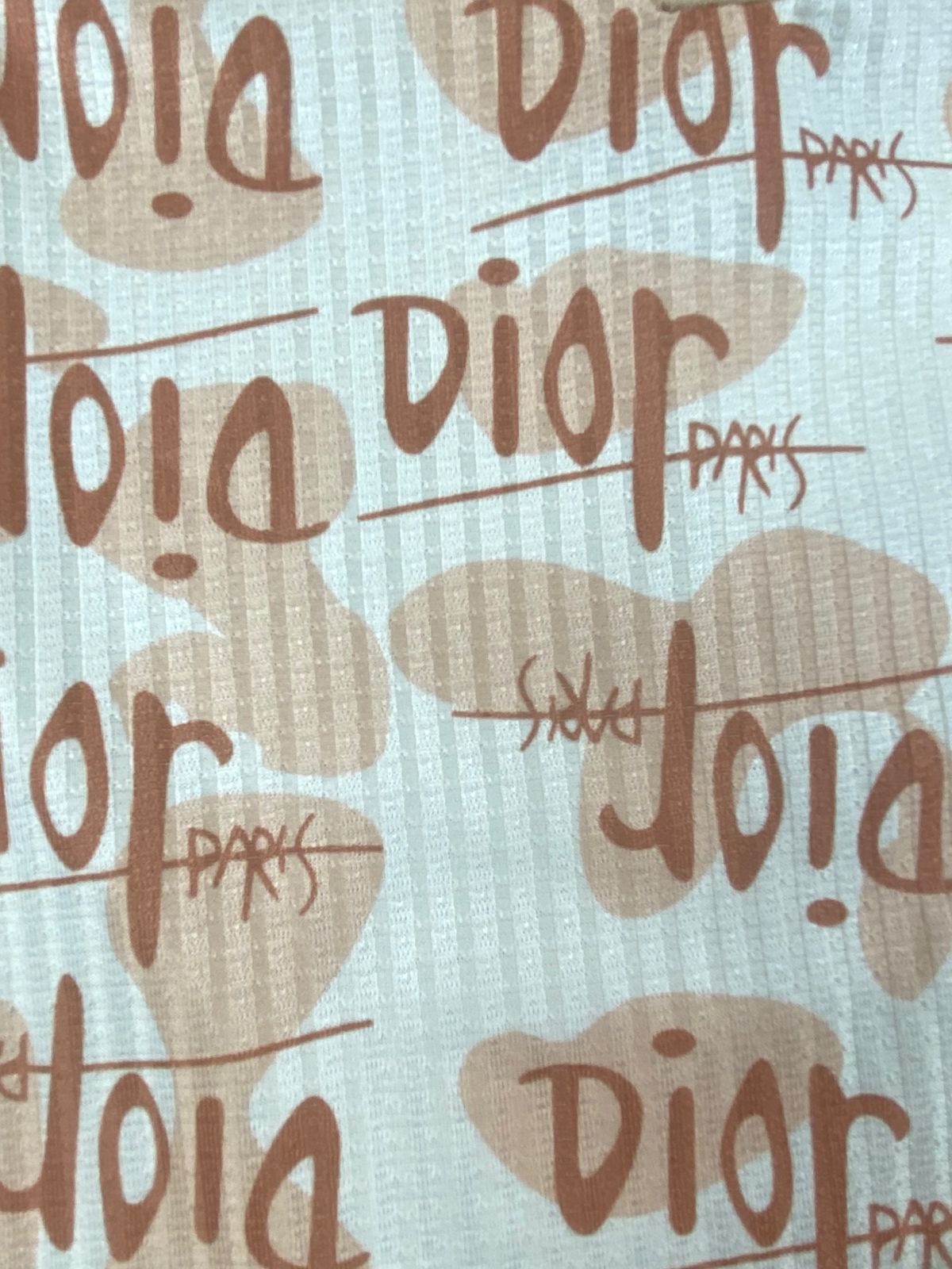 بيجامه صيفي اولادي  قطن100 %  مكون من قطعتين dior🤍😍